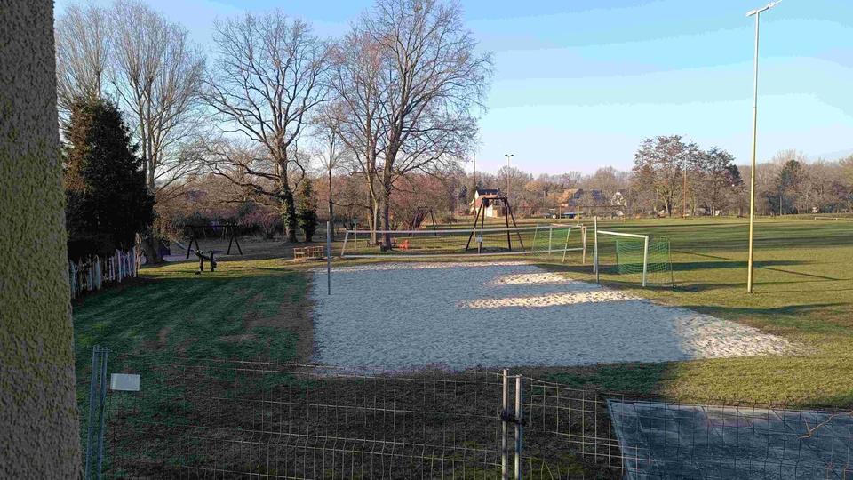Familienfreundliches Einfamilienhaus mit Garten und Stellplätzen 4 zimmer