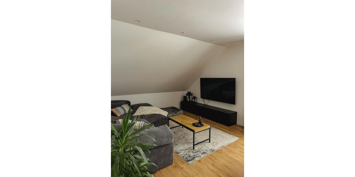 Dachgeschoßwohnung Spremberg - 3 Zimmer, 70 m&sup2;, 700&euro; | Angebot:25219476