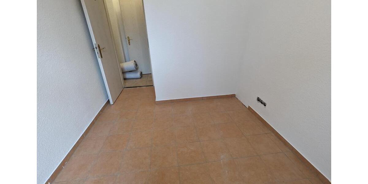 Terrassenwohnung mit Garten, 2-Zimmer, Nähe Staatstheater u Bahnf 2 zimmer