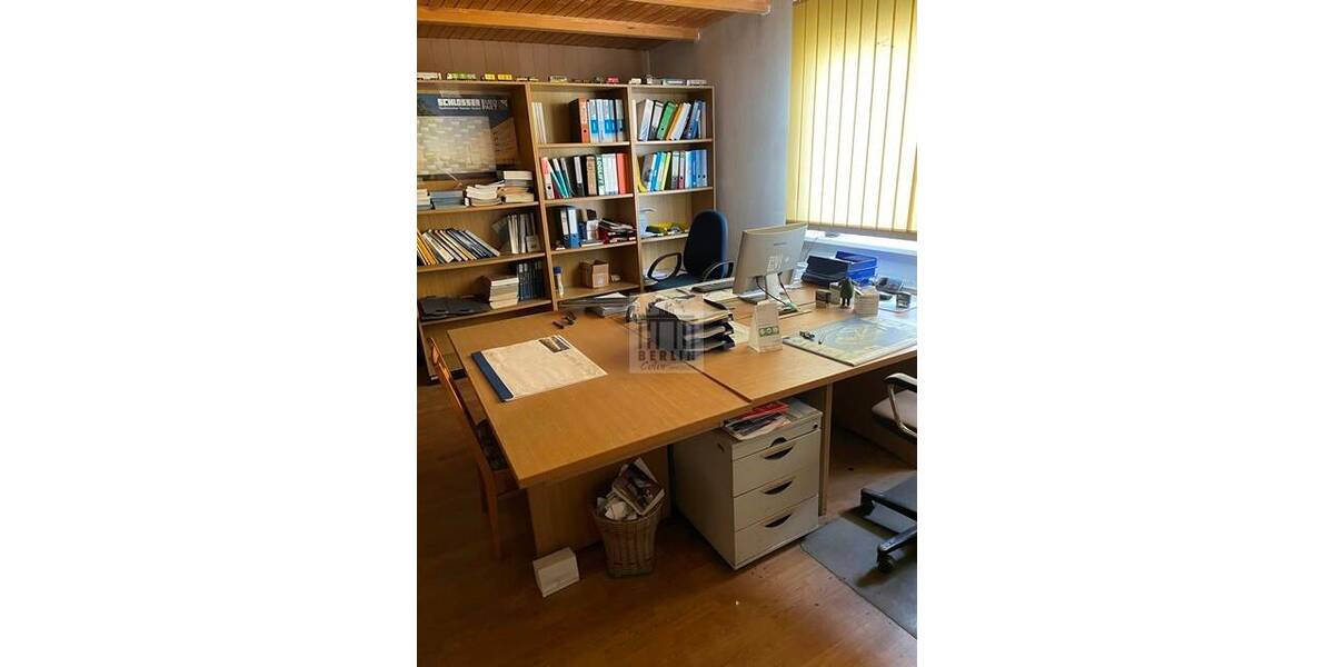 6.000 m² Büro-Hallenfläche und 27.000 m² Freifläche zur Produktion, Lagerung oder Vermietung! zimmer