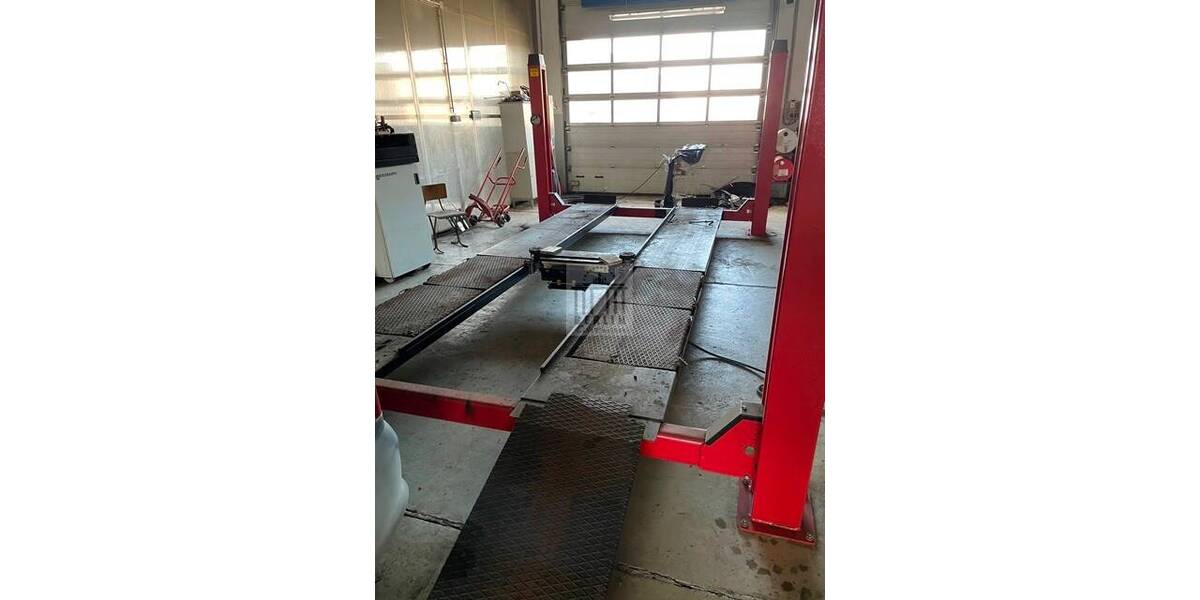 6.000 m² Büro-Hallenfläche und 27.000 m² Freifläche zur Produktion, Lagerung oder Vermietung! zimmer