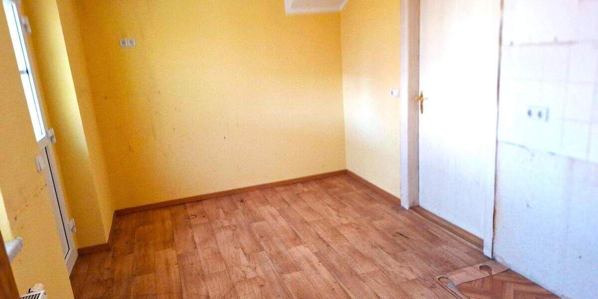 Reihenmittelhaus Forst (Lausitz) Forst-Stadt - 4 Zimmer, 110 m&sup2;, 125.000&euro; | Angebot:25986326