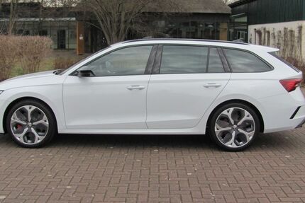 Skoda Octavia 2.800 km 39.800 &euro; Vetschau 03226