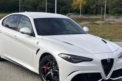 Alfa Romeo Giulia 24.000 km 48.900 € Guben 03172