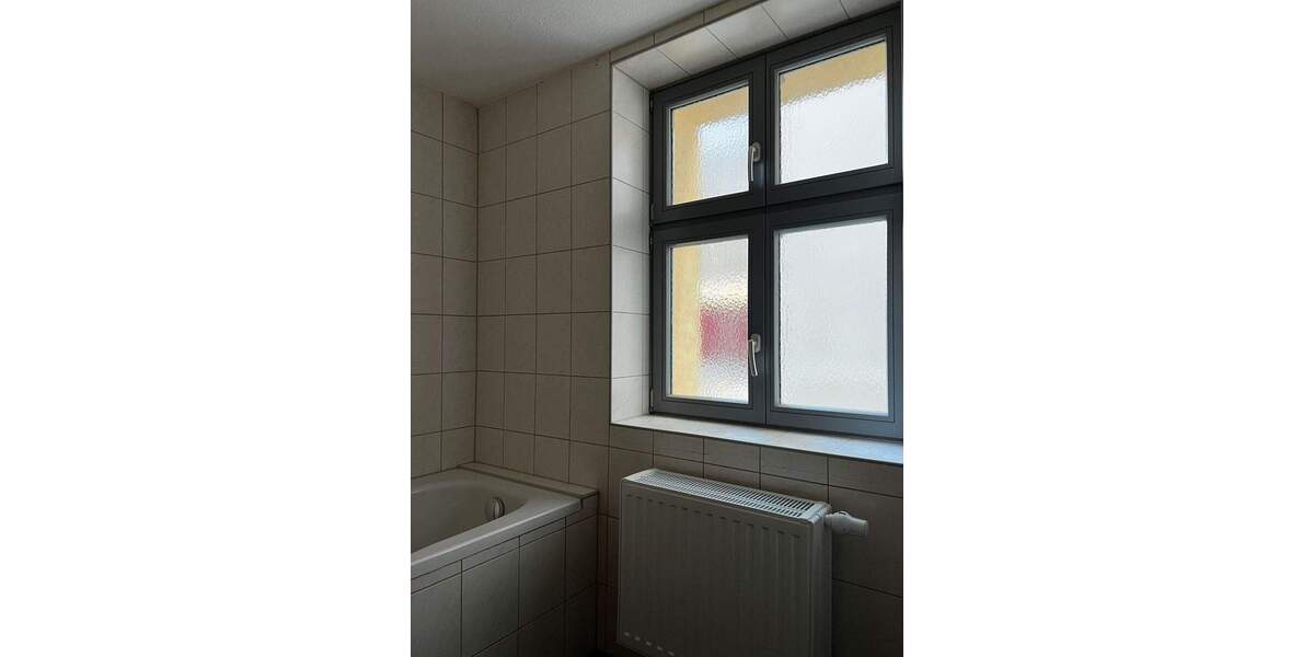 teilsanierte, gemütliche 2-Raum Altbauwohnung mit Terrasse im Stadtzentrum 2 zimmer