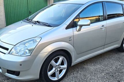 Toyota Corolla Verso 241.610 km 3.950 &euro; Cottbus 03042