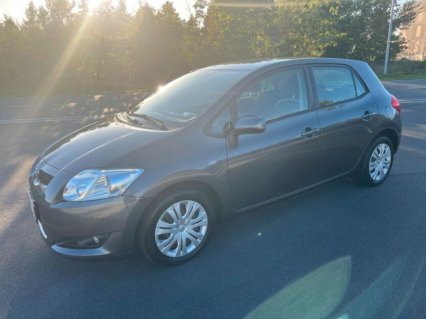 Toyota Auris 62.500 km 5.999 € Großräschen 01983