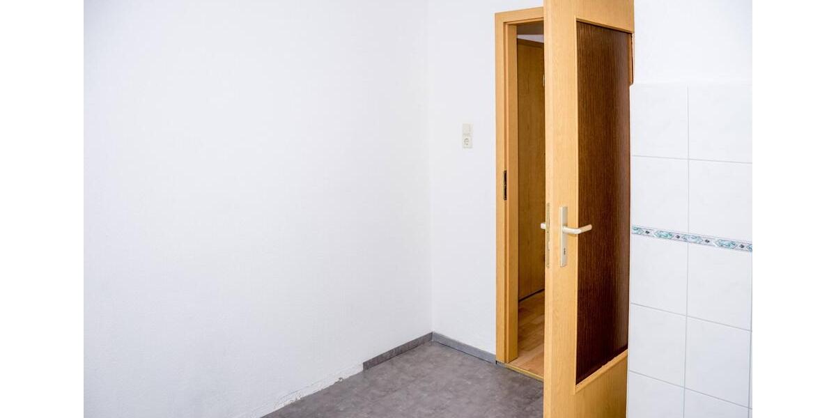 Helle 3 ZKB im EG mit Südwest-Balkon in 4-Familienhaus 3 zimmer