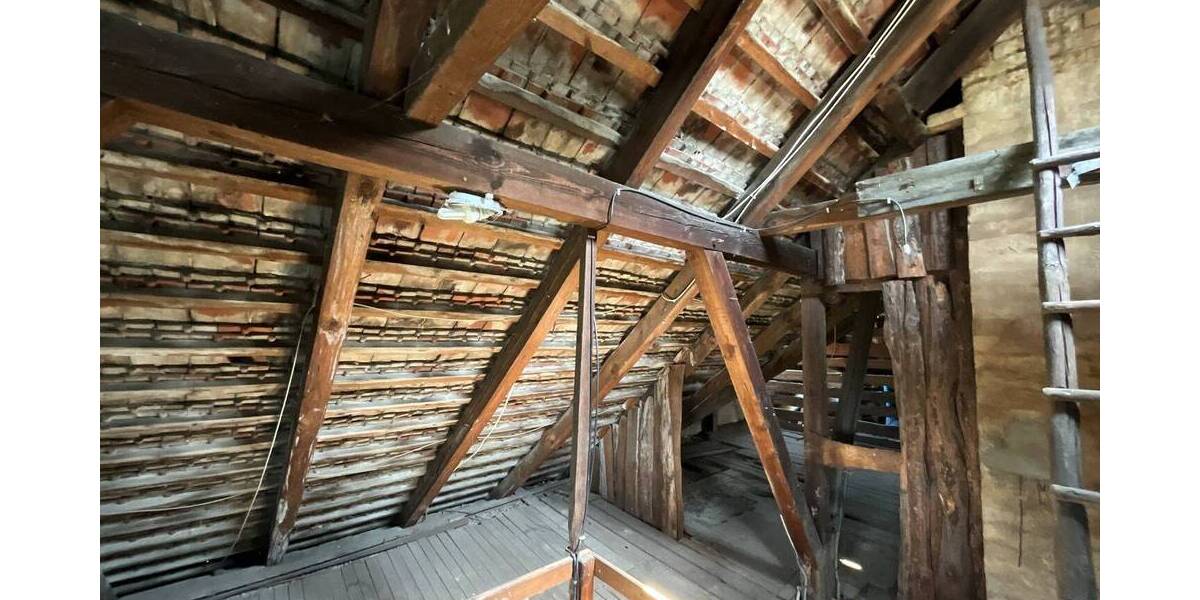 Doppelhaushälfte Neuhausen Laubsdorf - 6 Zimmer, 184 m&sup2;, 110.850&euro; | Angebot:25685669