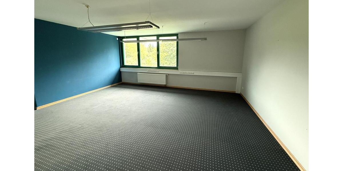 Große Gewerbeeinheit mit Glasfaseranschluss in Peitz zu vermieten! zimmer