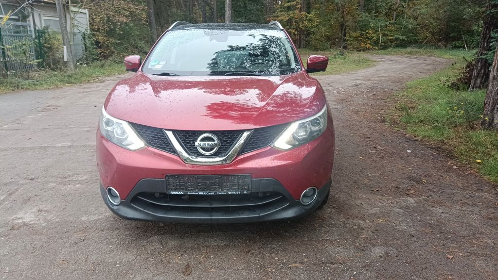 Nissan Qashqai 141.000 km 7.999 &euro; cottbus 03050