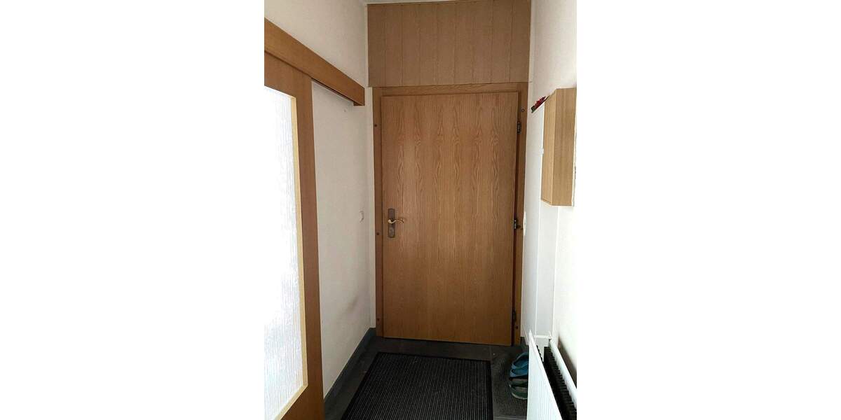 Charmante Doppelhaushälfte mit großzügigem Grundstück, Pool und vielseitigen Nutzungsmöglichkeiten - in Kolkwitz OT Glinzig zu verkaufen! 7 zimmer