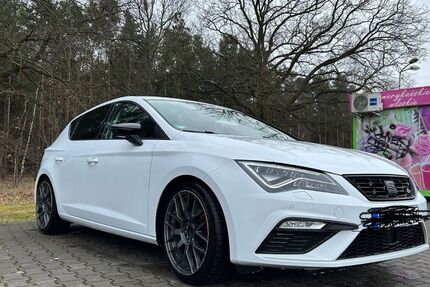 Seat Leon 106.000 km 17.500 &euro; Forst 03149