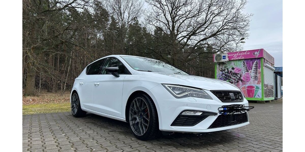 Seat Leon 106.000 km 17.500 &euro; Forst 03149