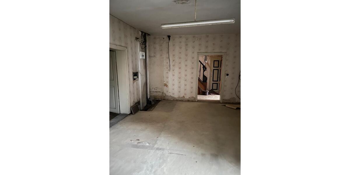 Villa Döbern - 10 Zimmer, 300 m&sup2;, 99.000&euro; | Angebot:27253473