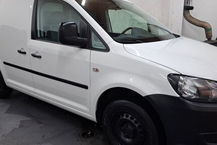 VW Caddy 211.046 km 8.990 &euro; Cottbus 03042