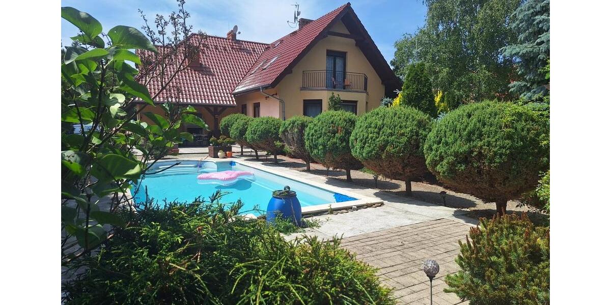 GROSSES MODERNES HAUS MIT SWIMMINGPOOL, PHOTOVOLTAIK, WÄRMEPUMPE zimmer