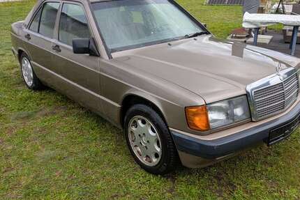 Mercedes-Benz 190 240.000 km 4.150 € Vetschau 03226