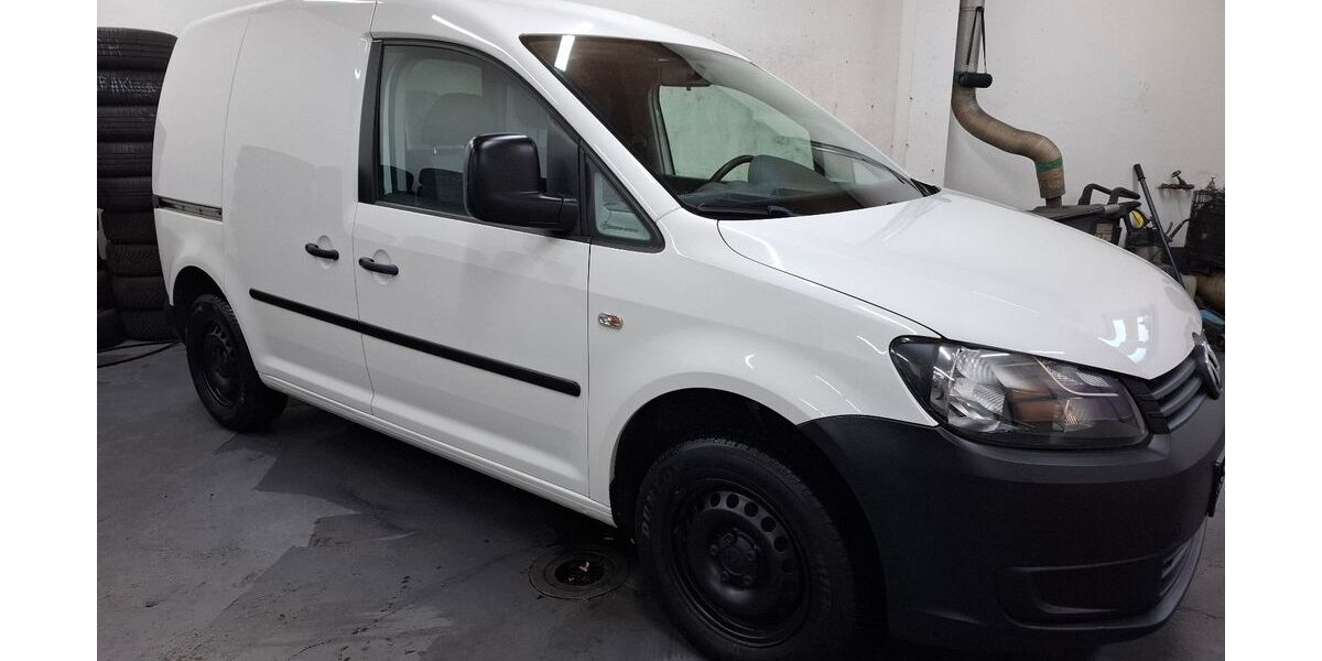 VW Caddy 211.046 km 8.990 &euro; Cottbus 03042