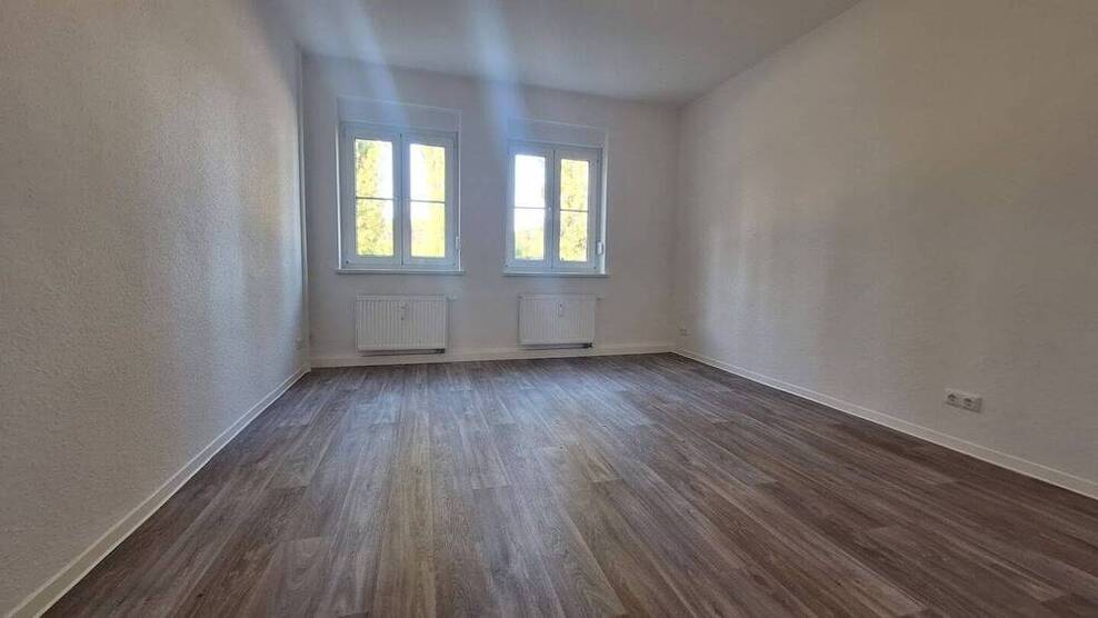 Kleine Hausgemeinschaft, viel Grün drumherum - frisch hergerichtet!