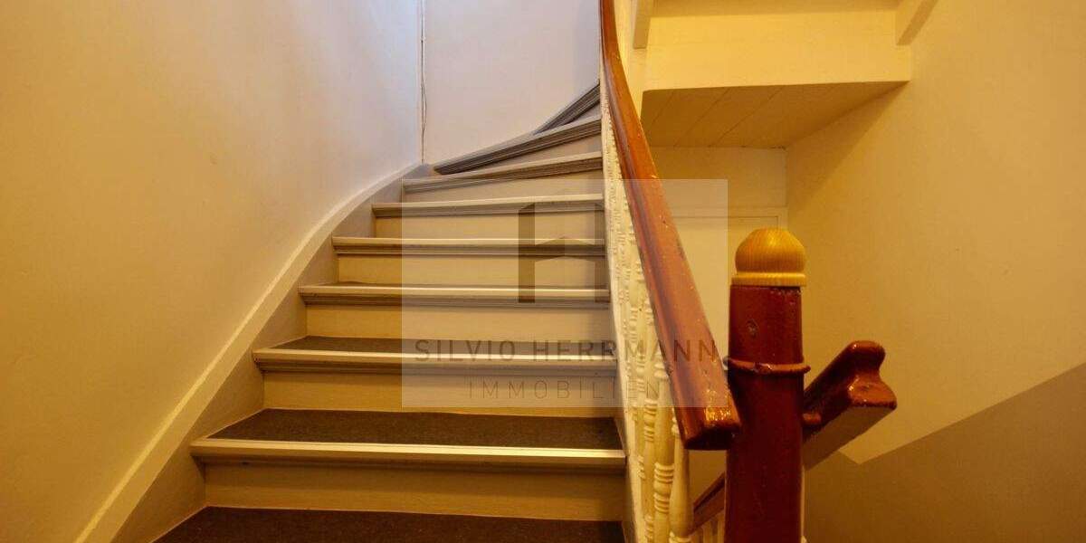 Vermietetes Wohn-und Geschäftshaus 1 zimmer