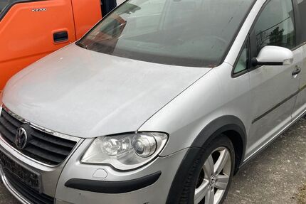 VW Touran 298.600 km 1.499 &euro; Vetschau OT Göritz 03226