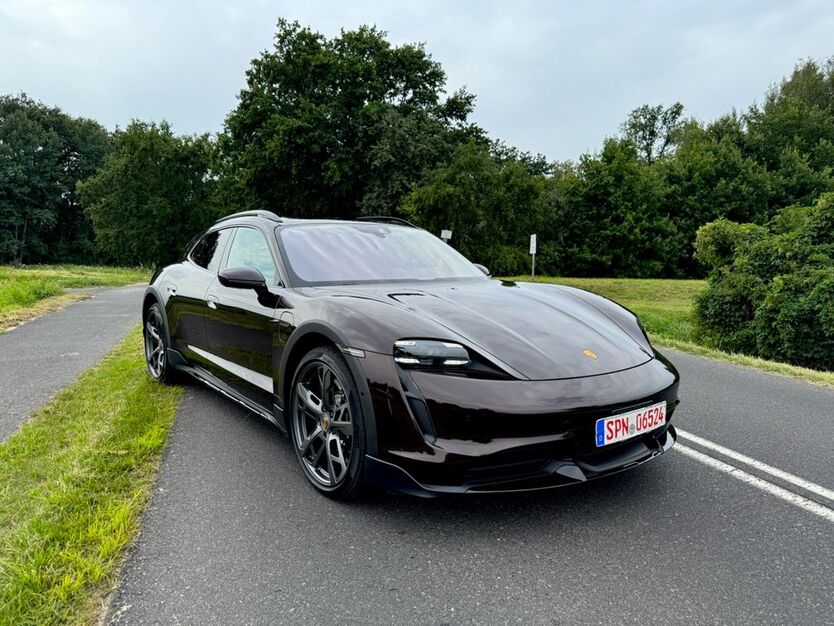 Porsche Taycan 83.000 km 64.999 € Guben 03172