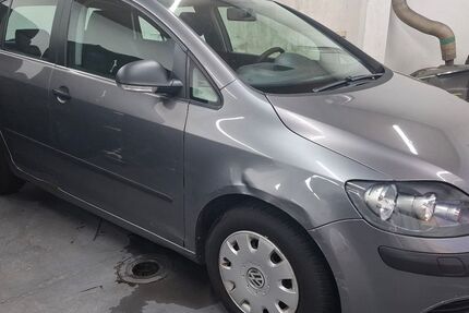 VW Golf 222.293 km 2.222 &euro; Cottbus 03042