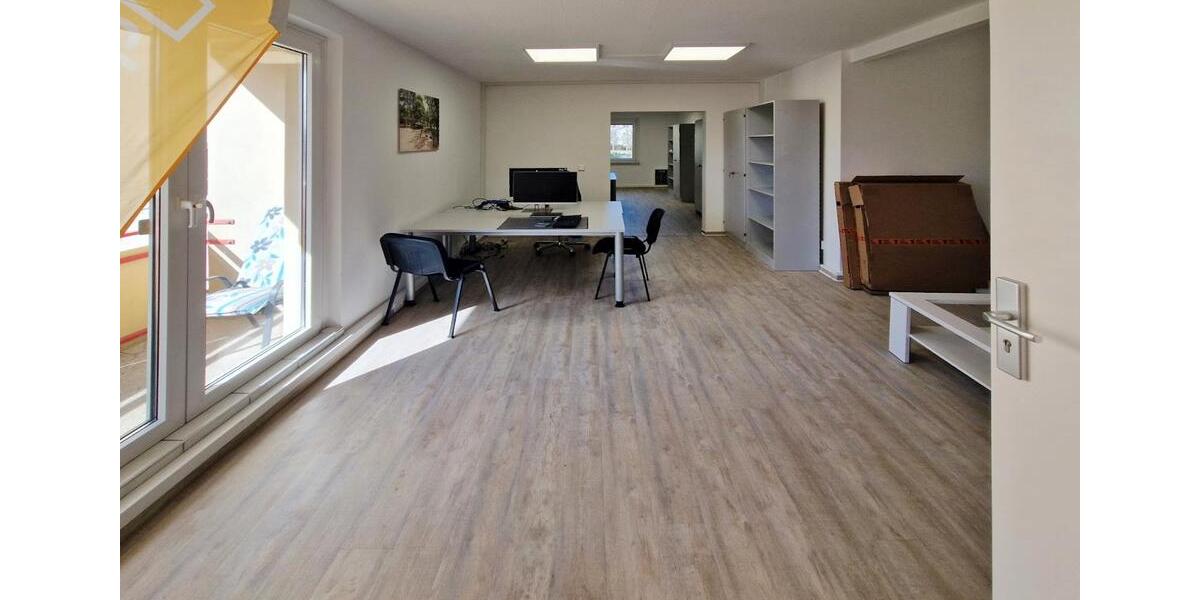 **TEILMÖBILIERTE BÜRO ODER PRAXISFLÄCHE ZU VERMIETEN** Am Forum Sachsendorf zimmer