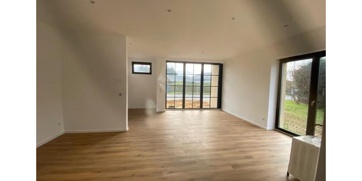 Familienfreundliches Einfamilienhaus mit Garten und Stellplätzen 4 zimmer