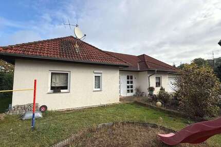Haus Neuhausen - 7 Zimmer, 260 m&sup2;, 270.000&euro; | Angebot:25197203