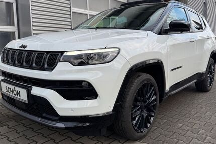 Jeep Compass 10.700 km 35.990 € Cottbus 03050