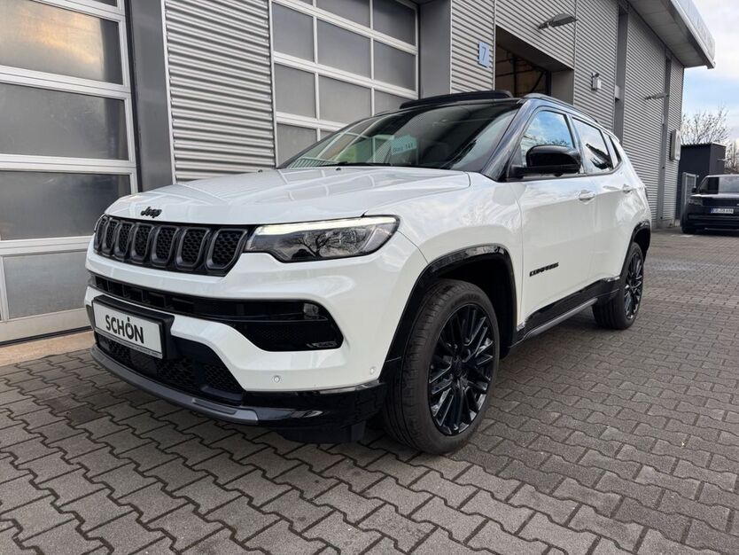 Jeep Compass 10.700 km 35.990 € Cottbus 03050