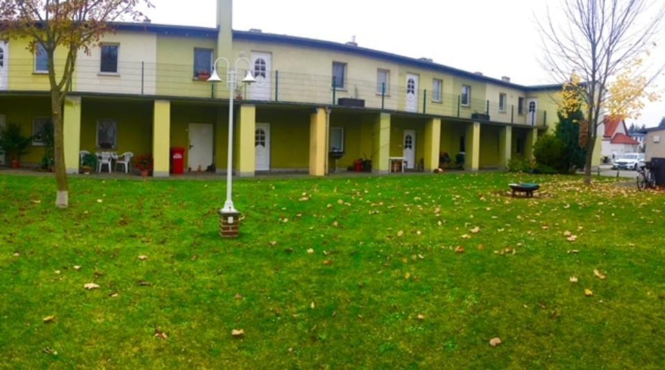 Zwei-Raum Wohnung in Forst .Renoviert in angenehmer Wohnanlage zimmer