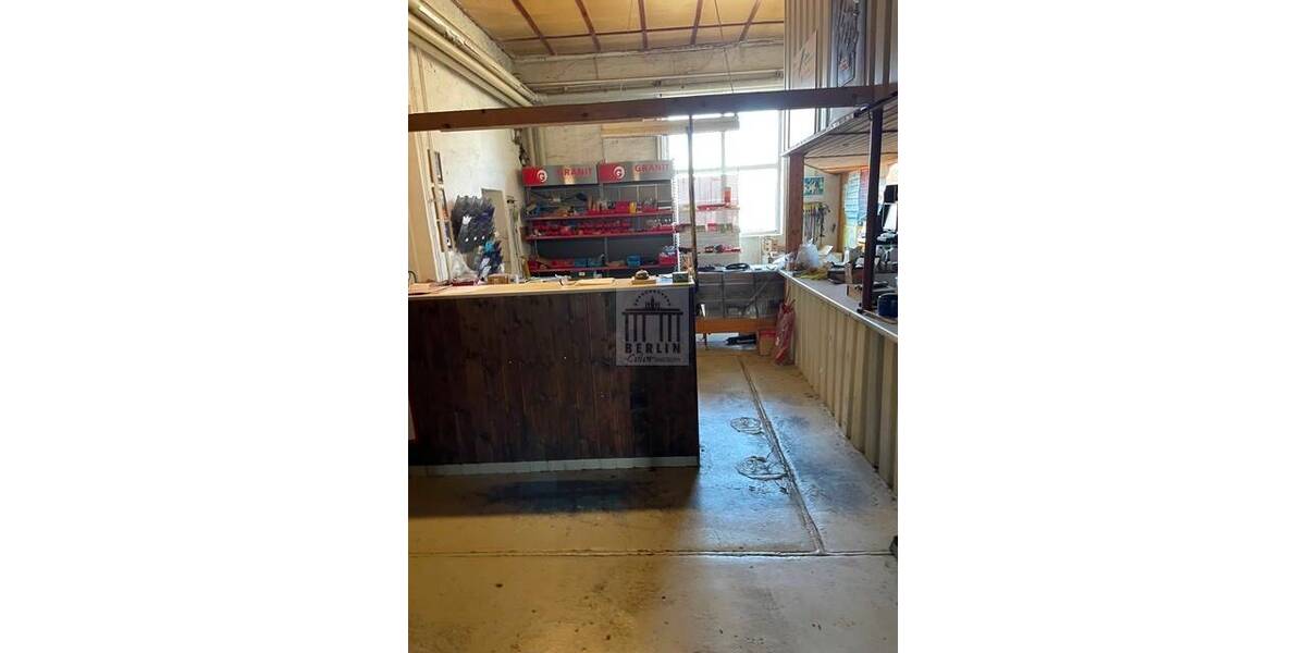 6.000 m² Büro-Hallenfläche und 27.000 m² Freifläche zur Produktion, Lagerung oder Vermietung! zimmer