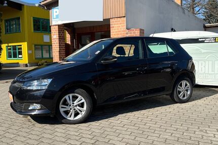 Skoda Fabia 71.523 km 10.985 &euro; Cottbus 03050