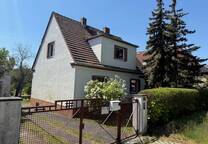 Teilweise sanierungsbedüftiges Einfamilienhaus in der Branitzer Siedlung in Cottbus