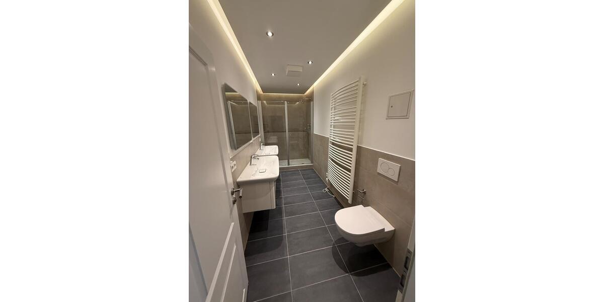 Etagenwohnung Cottbus - 4 Zimmer, 123 m&sup2;, 1.654&euro; | Angebot:26444334