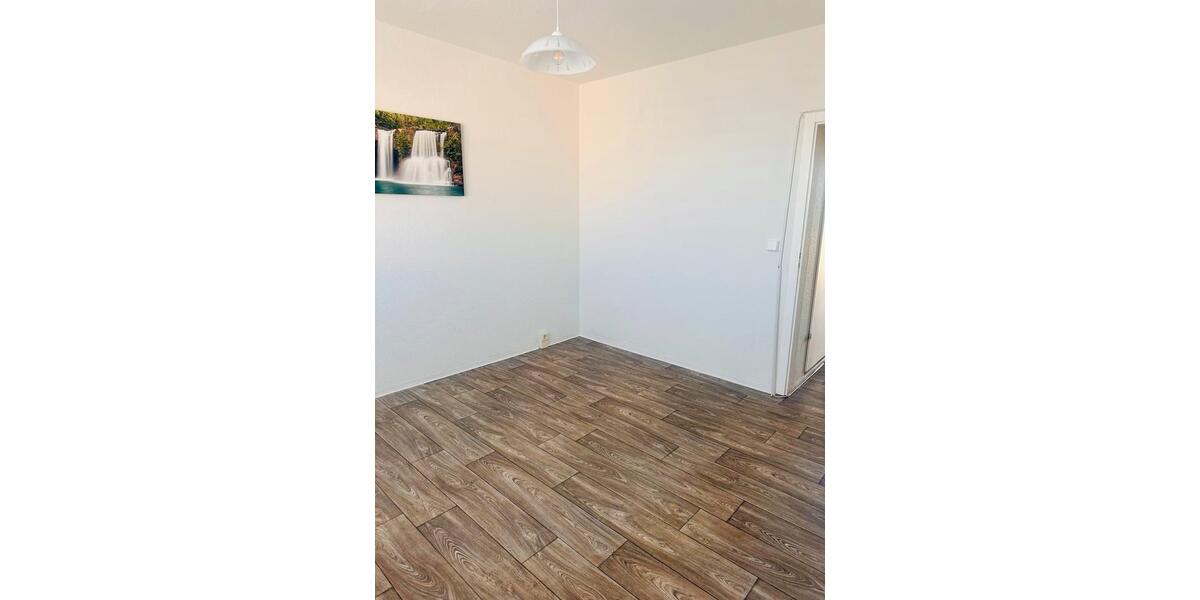Etagenwohnung Cottbus - 3 Zimmer, 58 m&sup2;, 550&euro; | Angebot:25570978