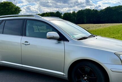 Toyota Avensis 289.000 km 1.999 &euro; Wiesengrund 03149