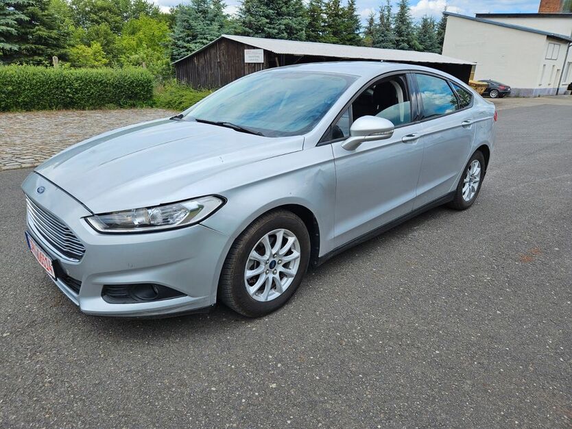 Ford Mondeo 194.843 km 7.497 € Guben 03172