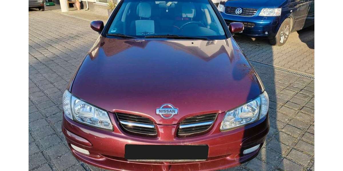 Nissan Almera 142.000 km 1.900 &euro; Cottbus 03055