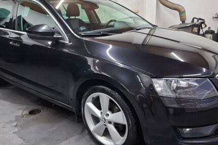Skoda Octavia 201.028 km 9.990 &euro; Cottbus 03042