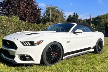 Ford Mustang 28.000 km 32.900 &euro; Cottbus 03051