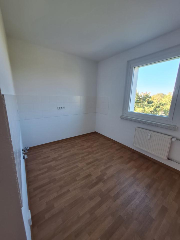 **JETZT EINZIEHEN** 2-Zimmer-Wohnung Balkon Bad mit Wanne 4.Etage ab sofort zimmer