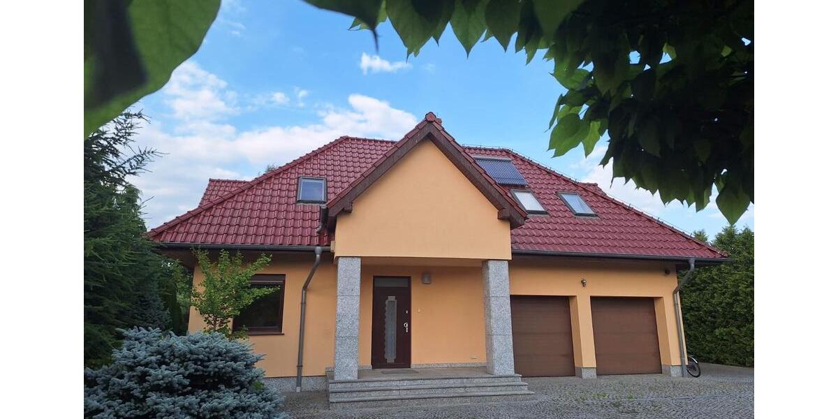 GROSSES MODERNES HAUS MIT SWIMMINGPOOL, PHOTOVOLTAIK, WÄRMEPUMPE zimmer