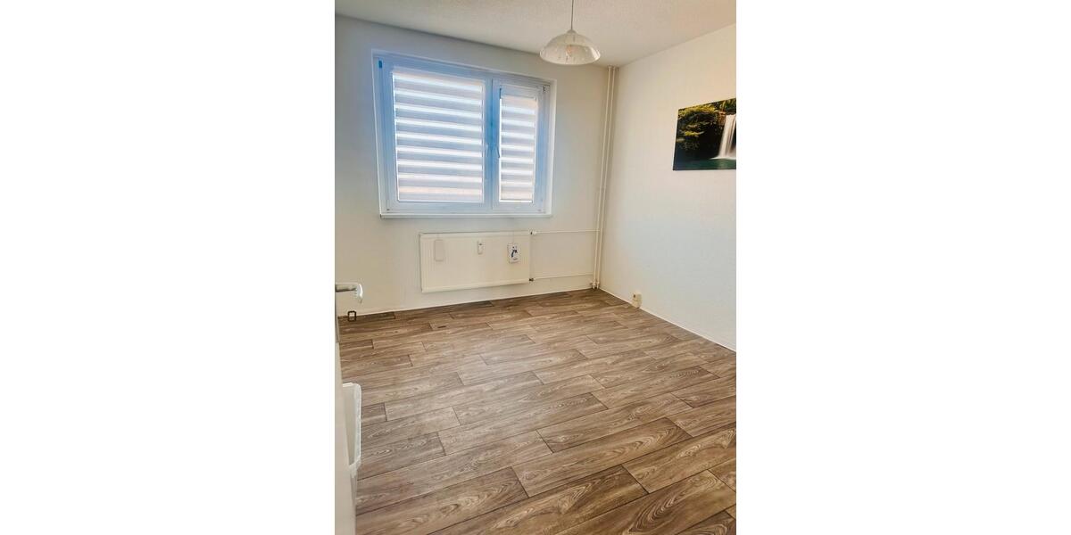 Etagenwohnung Cottbus - 3 Zimmer, 58 m&sup2;, 550&euro; | Angebot:25570978