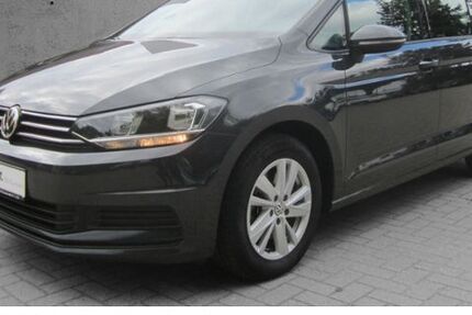 VW Touran 31.752 km 25.489 &euro; Cottbus 03044