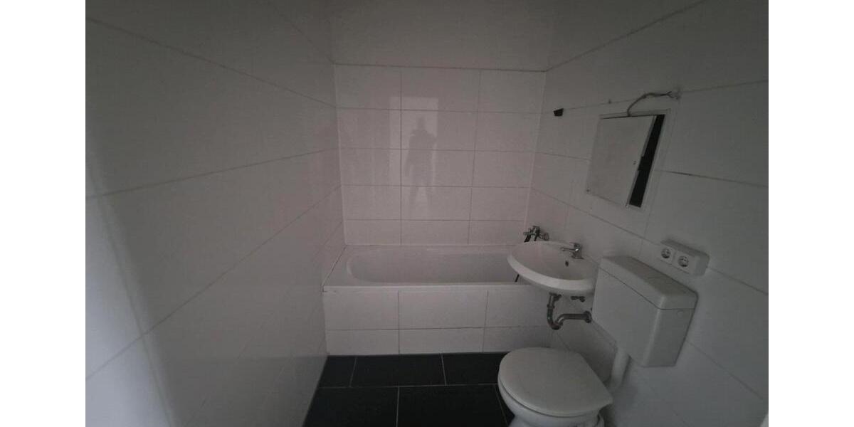 **JETZT EINZIEHEN**3-Zimmer-Wohnung EG Balkon Bad mit Wanne ab sofort 3 zimmer