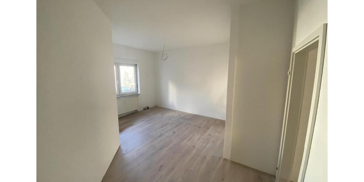 Helle 2-Raum-Wohnung im Zentrum - frisch saniert, mit Einbauküche 2 zimmer